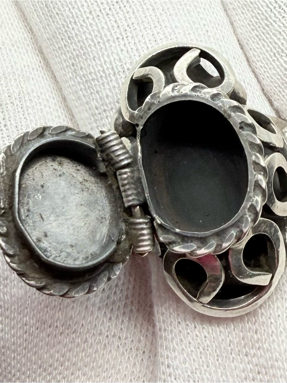 Vintage Sterling Silver Turquoise Poison Ring Locket - Picture 9 of 17